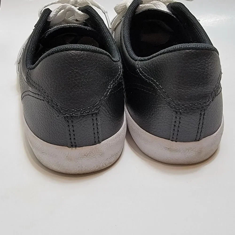 Converse junior skater